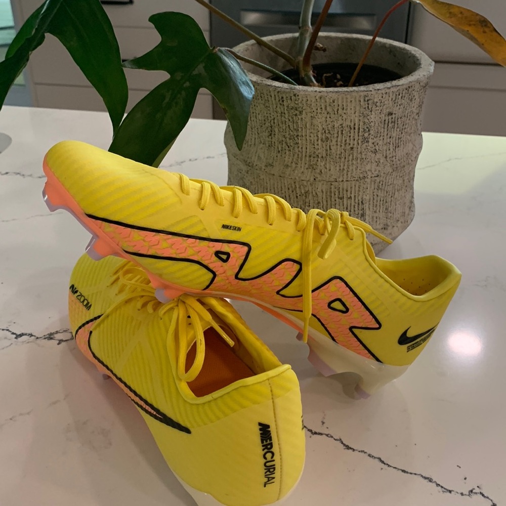 Nike Zoom Vapor 15 Academy MG “Lucent Pack” Firm Ground Cleats